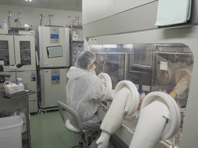 Cell Culture Room（Inside Center for Advanced Medical Science and Technology）